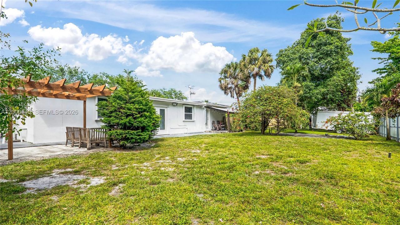 4020 SW 2nd St, Plantation, FL 33317 Photo