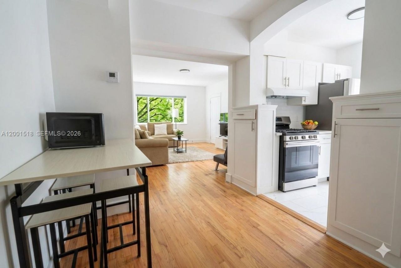 817 W 39th St, Unit 2, Miami Beach, FL 33140 Photo