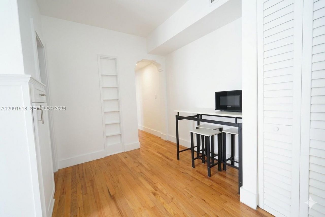 817 W 39th St, Unit 2, Miami Beach, FL 33140 Photo