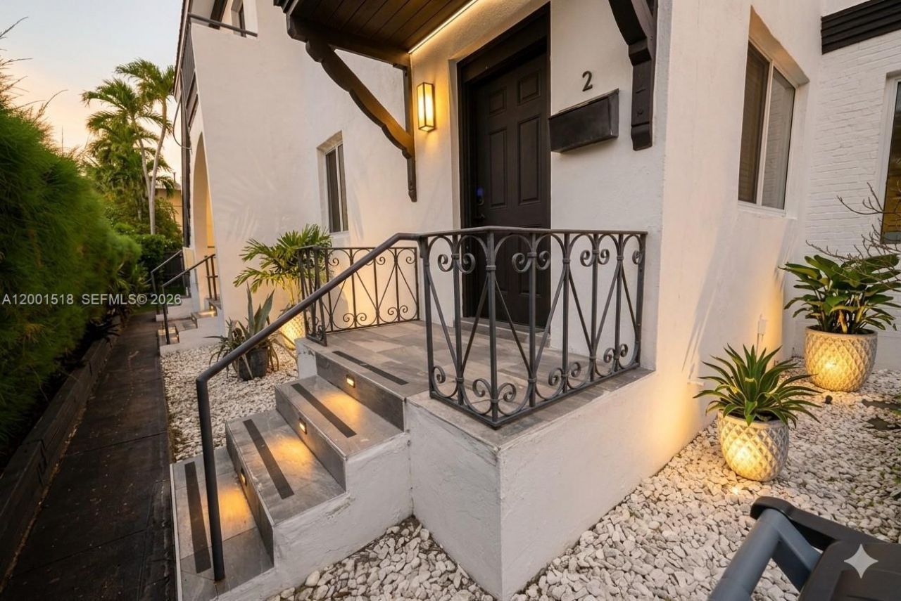 817 W 39th St, Unit 2, Miami Beach, FL 33140 Photo