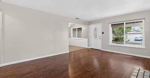 2011 Mangrum Ave, Sacramento, CA 95822 Photo