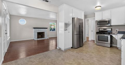 2011 Mangrum Ave, Sacramento, CA 95822 Photo