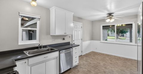 2011 Mangrum Ave, Sacramento, CA 95822 Photo