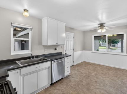 2011 Mangrum Ave, Sacramento, CA 95822 Photo