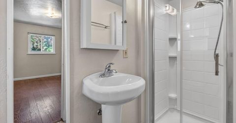 2011 Mangrum Ave, Sacramento, CA 95822 Photo