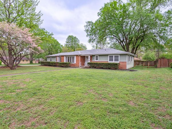 2262 E Bancroft Street, Springfield, MO 65804