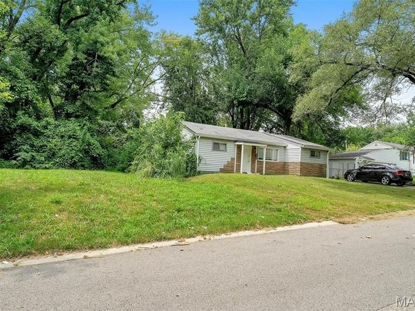 10145 Earl Drive, St Louis, MO 63136