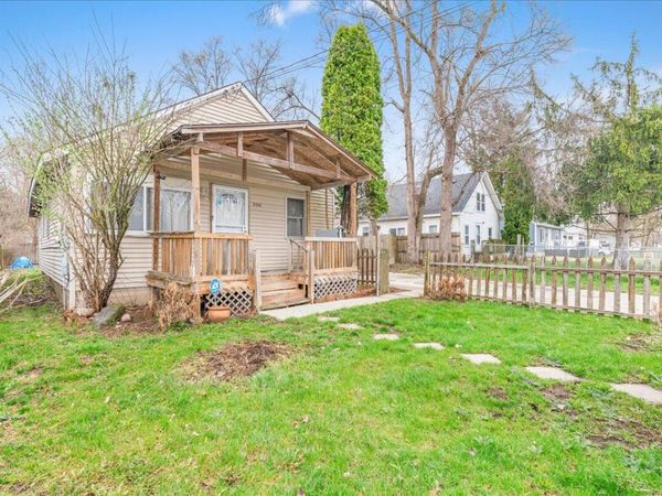 4924 Pleasant Grove Road, Lansing, MI 48910