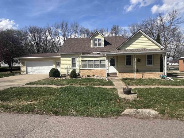 515 Calhoun St, Merrill, IA 51038