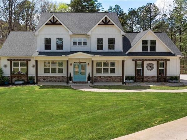 401 Blossom Trail , Acworth, GA 30101