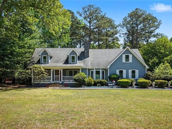 180 Roxboro Court, Fayetteville, GA 30215