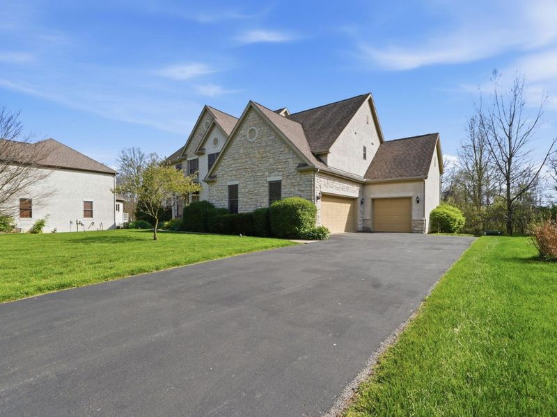 7031 Bold Forbes Court, Blacklick, OH 43004 Photo 4