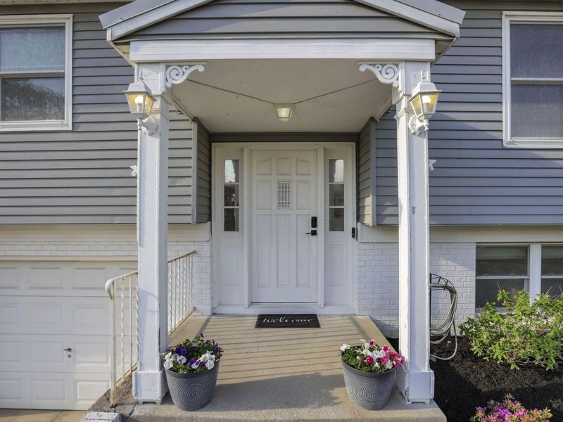 2886 Scotch Pine Court, Columbus, OH 43231 Photo 4