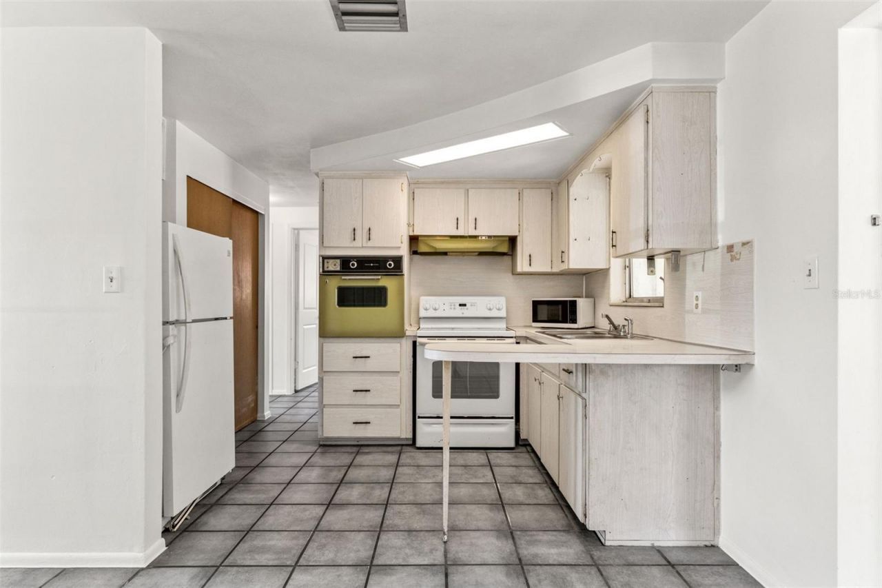 1050 Saxon Lane, Holiday, FL 34691 Photo