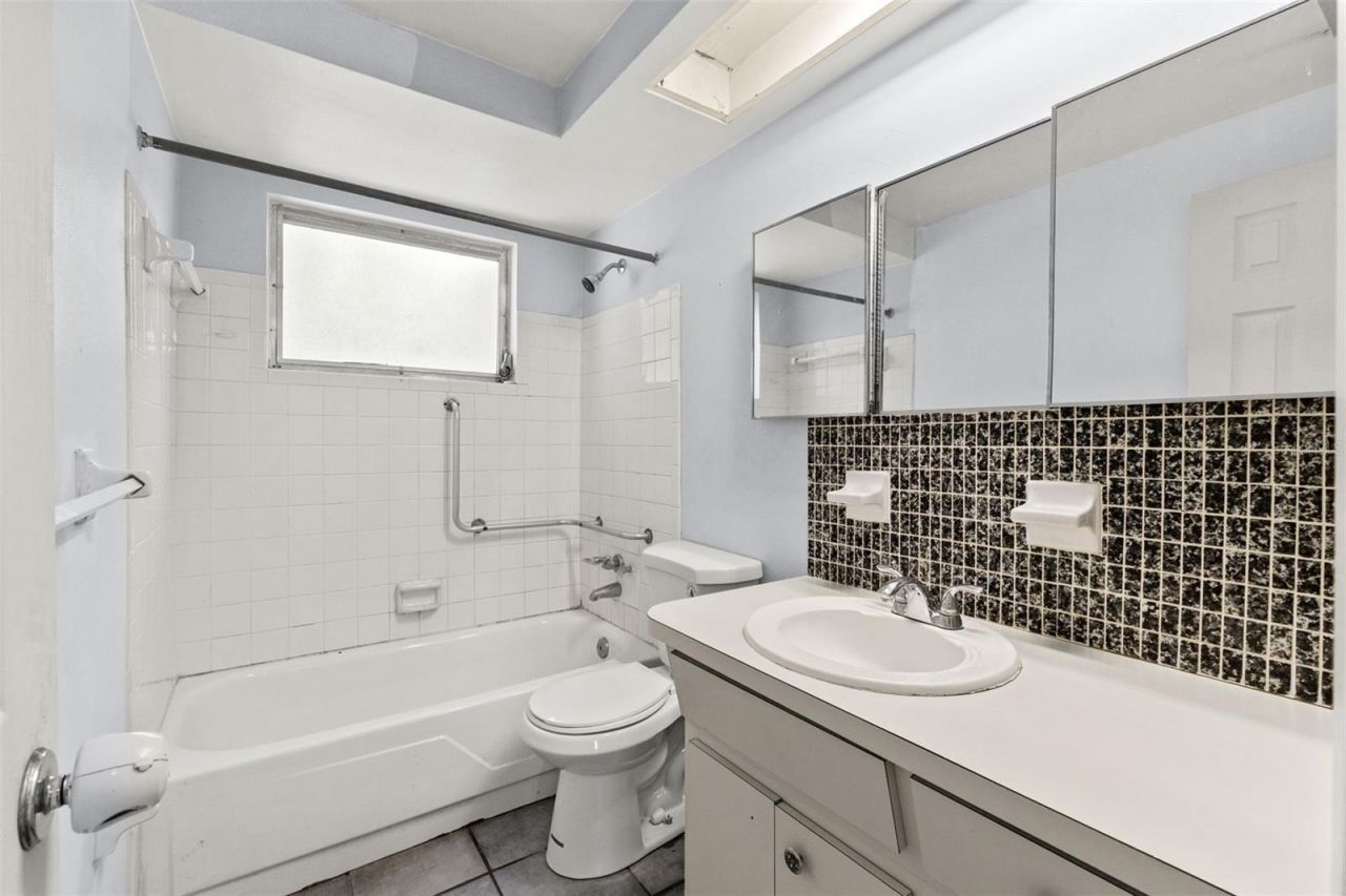 1050 Saxon Lane, Holiday, FL 34691 Photo