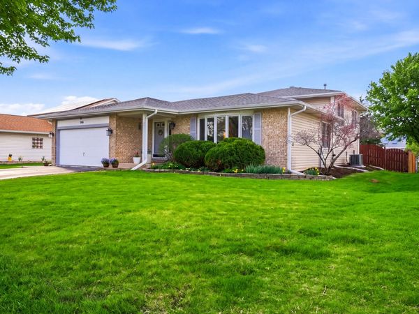 148 Beaver Creek Drive , Bolingbrook, IL 60490