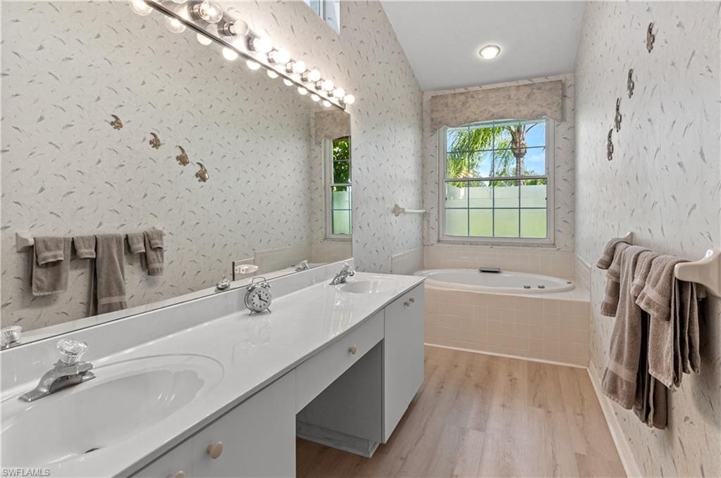 13521 Southampton Dr, Bonita Springs, FL 34135 Photo