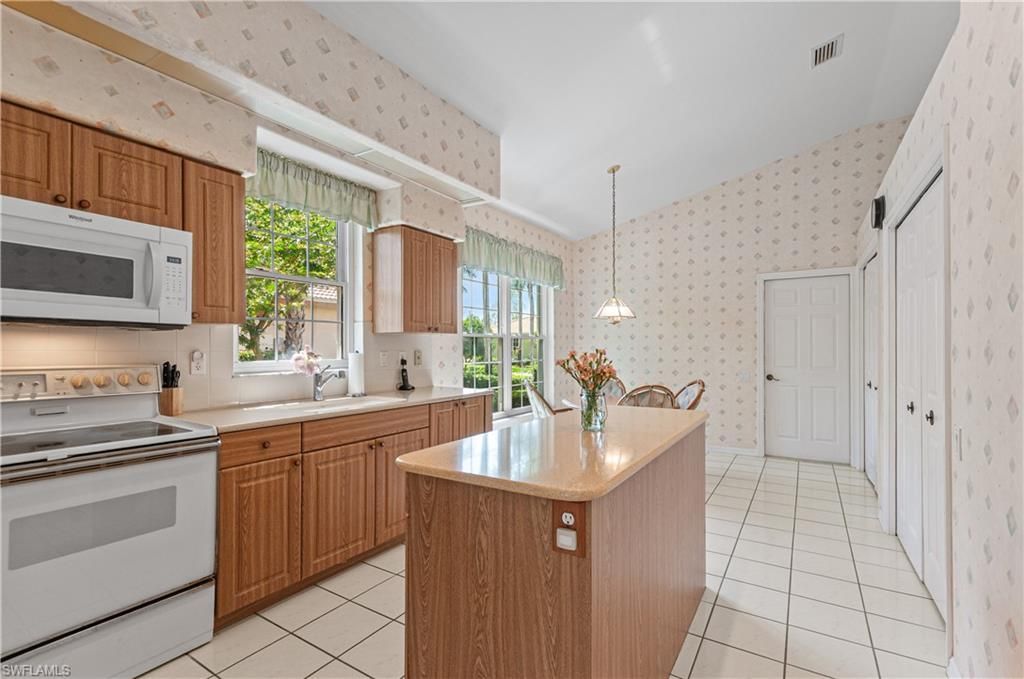 13521 Southampton Dr, Bonita Springs, FL 34135 Photo