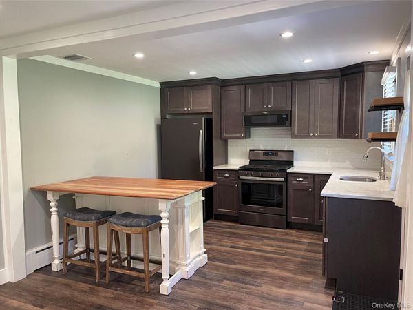 77 Boulevard Avenue , Greenlawn, NY 11740