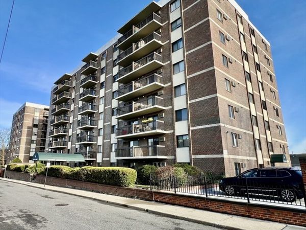 164 Galen St, Unit 15, Watertown, MA 02472