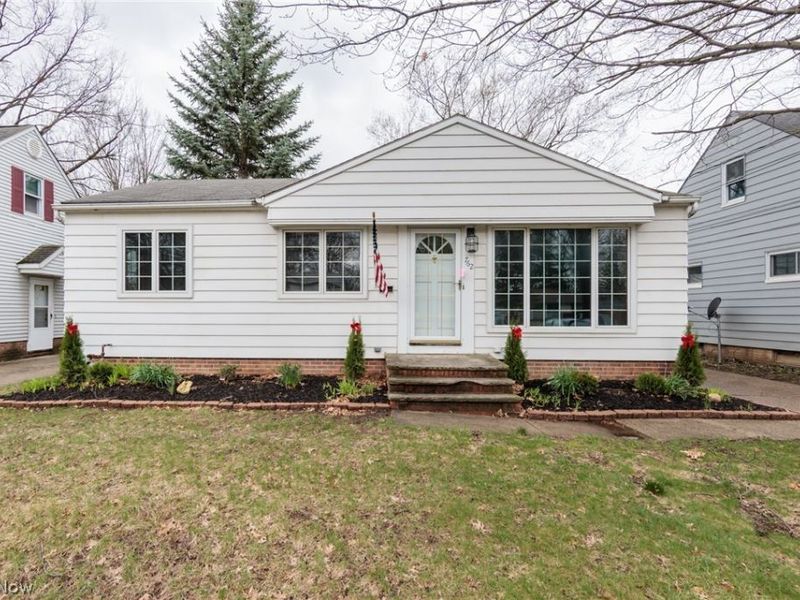 762 E 305th Street, Willowick, OH 44095 Photo 1