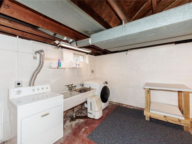 762 E 305th Street, Willowick, OH 44095 Photo 14