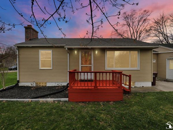 695 N Cedar Street, Mason, MI 48854