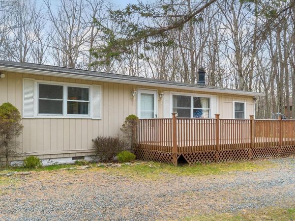 136 Buckhorn Drive, Hawley, PA 18428