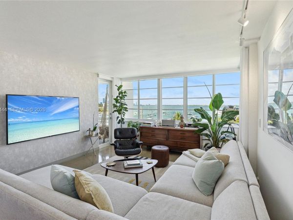 1670 lincoln Ct, Unit PH-E, Miami Beach, FL 33139