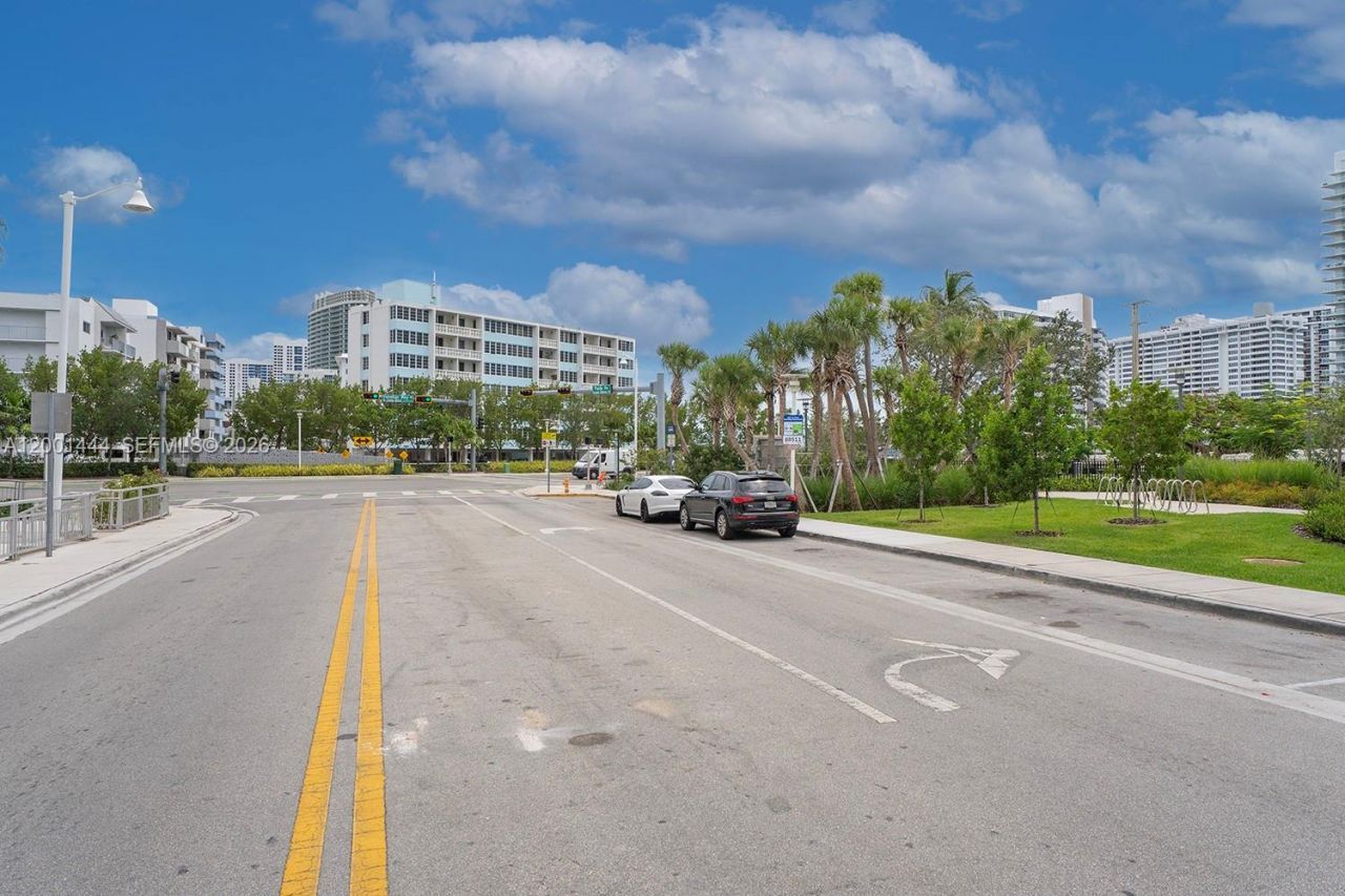 1670 Lincoln Ct, Unit PH-E, Miami Beach, FL 33139 Photo