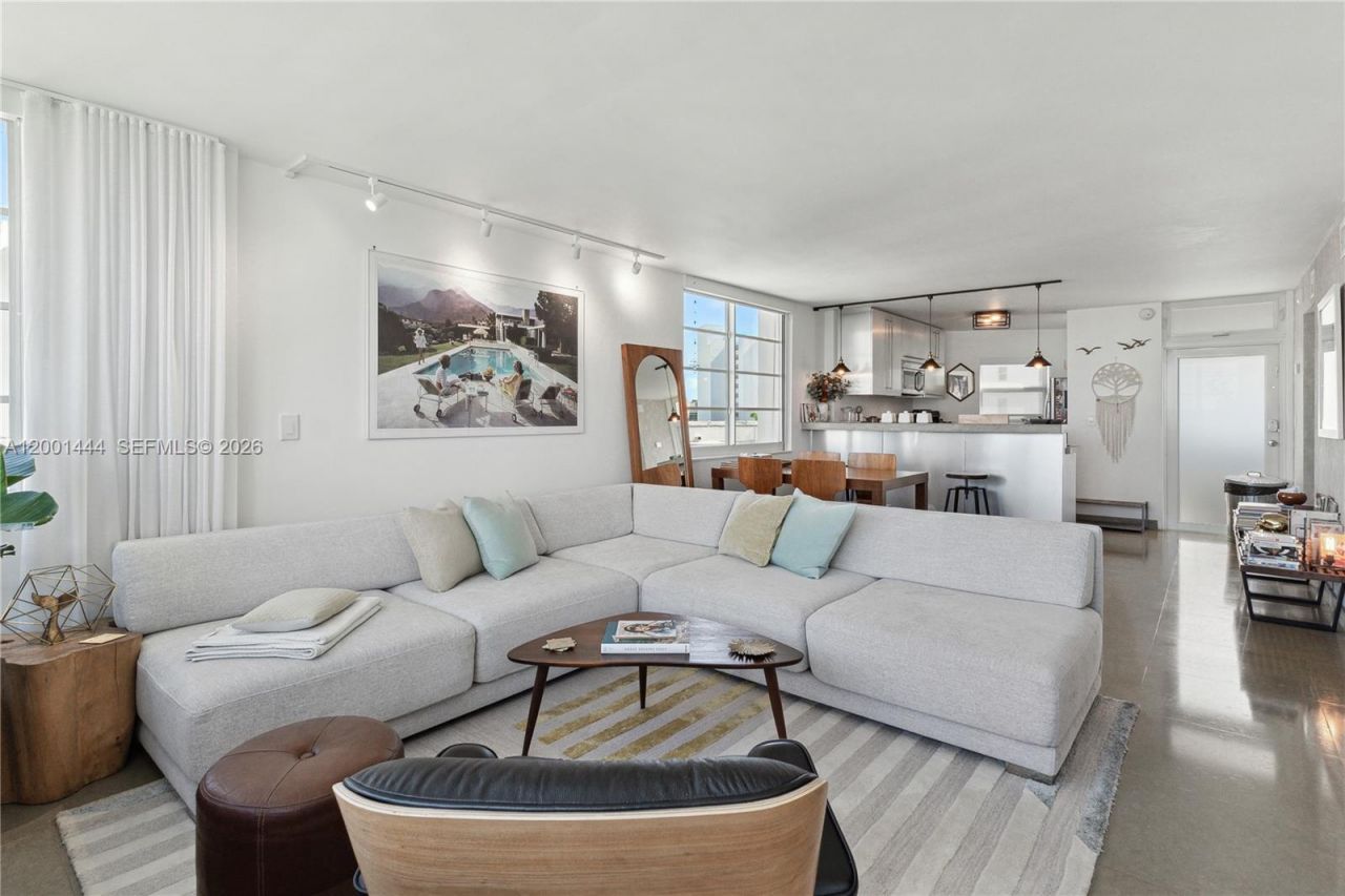 1670 Lincoln Ct, Unit PH-E, Miami Beach, FL 33139 Photo