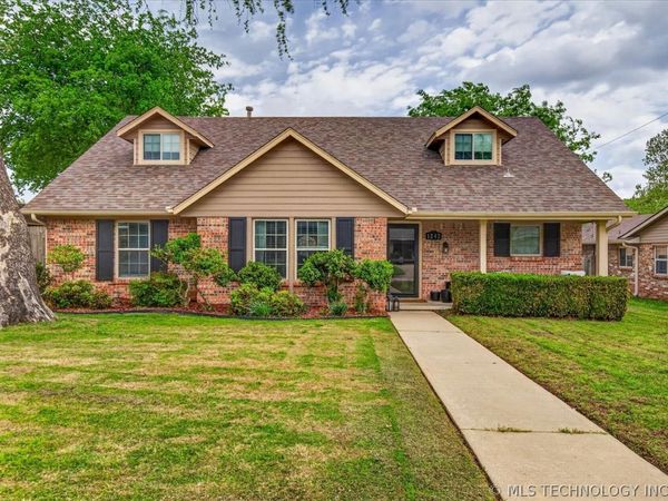 1242 May Lane , Bartlesville, OK 74006