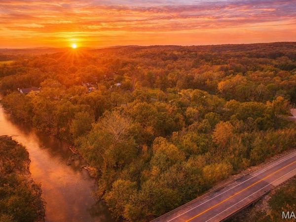 8850 Old Morse Mill Road , Dittmer, MO 63023