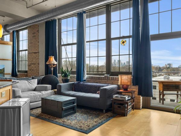 1901 E Hennepin Avenue, Unit 301, Minneapolis, MN 55413