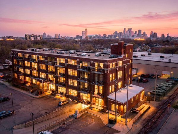 1901 E Hennepin Avenue, Unit 301, Minneapolis, MN 55413