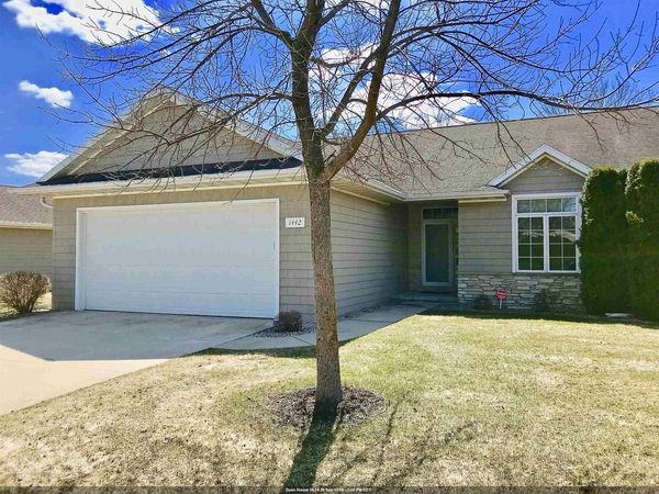 1442 RUSHMORE CIRCLE, De Pere, WI 54115