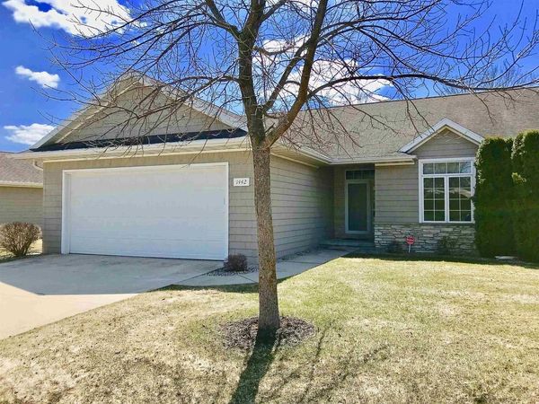 1442 RUSHMORE CIRCLE, De Pere, WI 54115