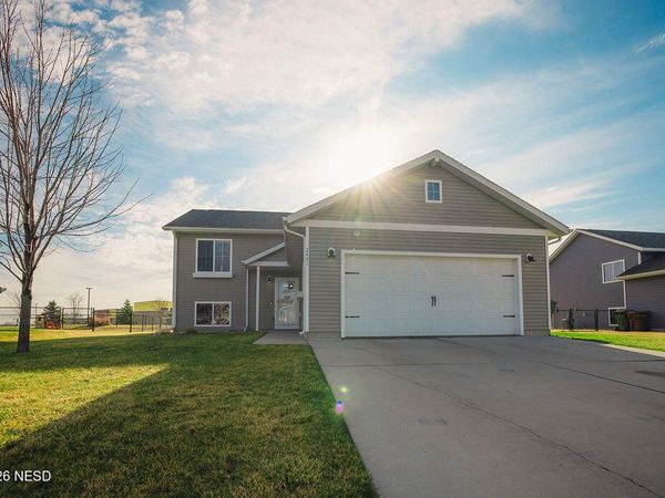 2441 LARKSPUR RIDGE DRIVE, Brookings, SD 57006