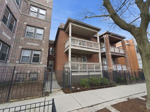 1539 W Addison Street , Chicago, IL 60613