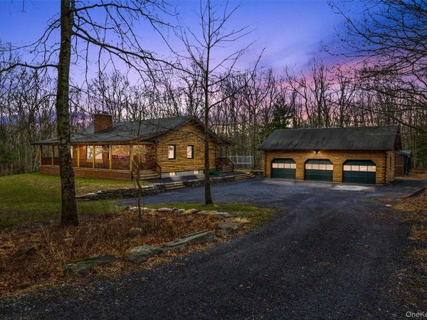 563 Peenpack Trail , Sparrowbush, NY 12780