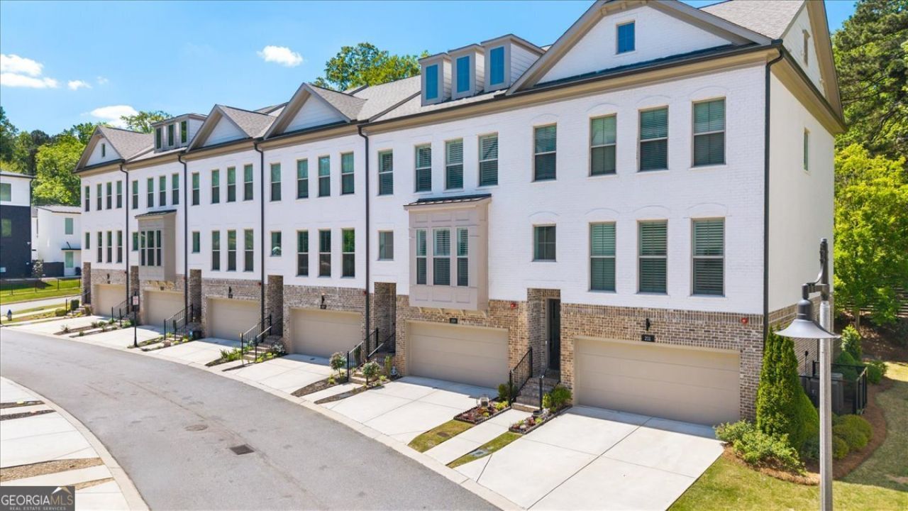 209 Mitchell Lane, Woodstock, GA 30188 Main Photo