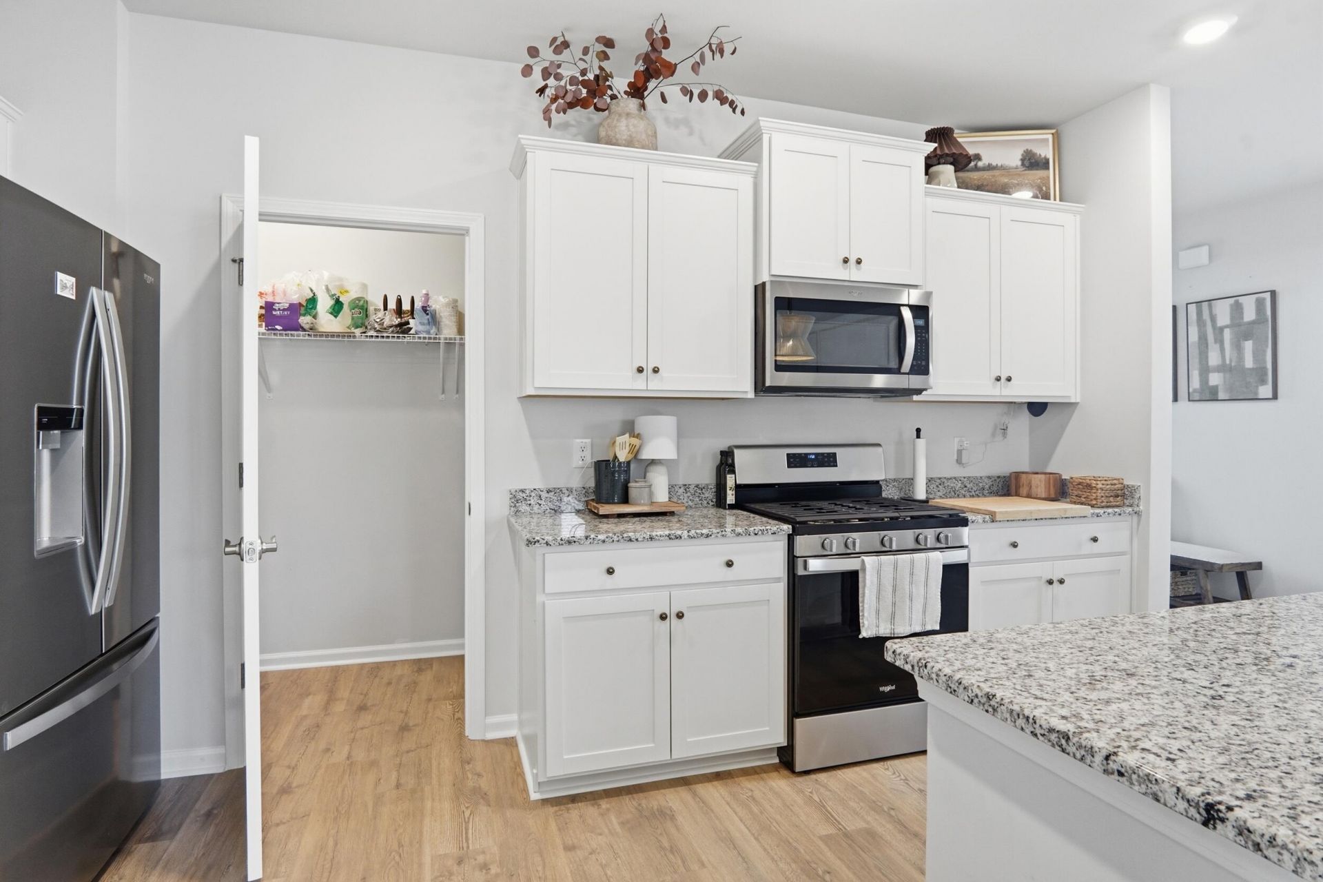 190 E Pinckney Street Photo 15