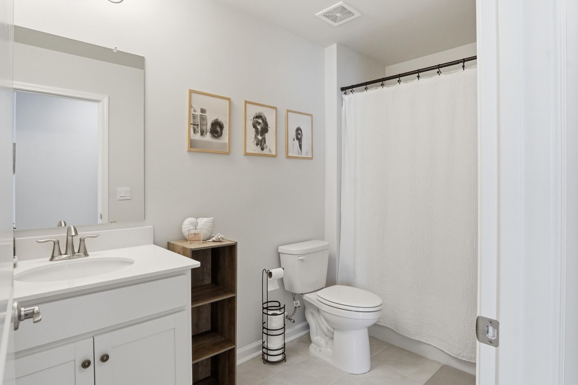 190 E Pinckney Street Photo 22