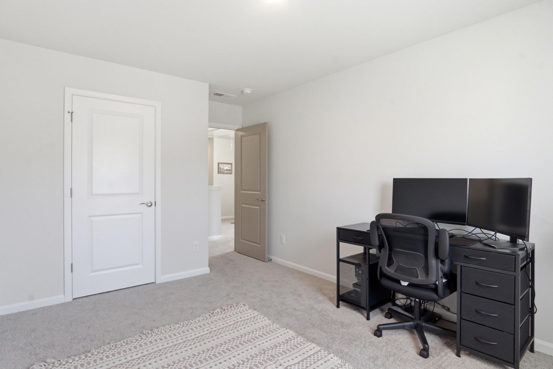 190 E Pinckney Street Photo 30