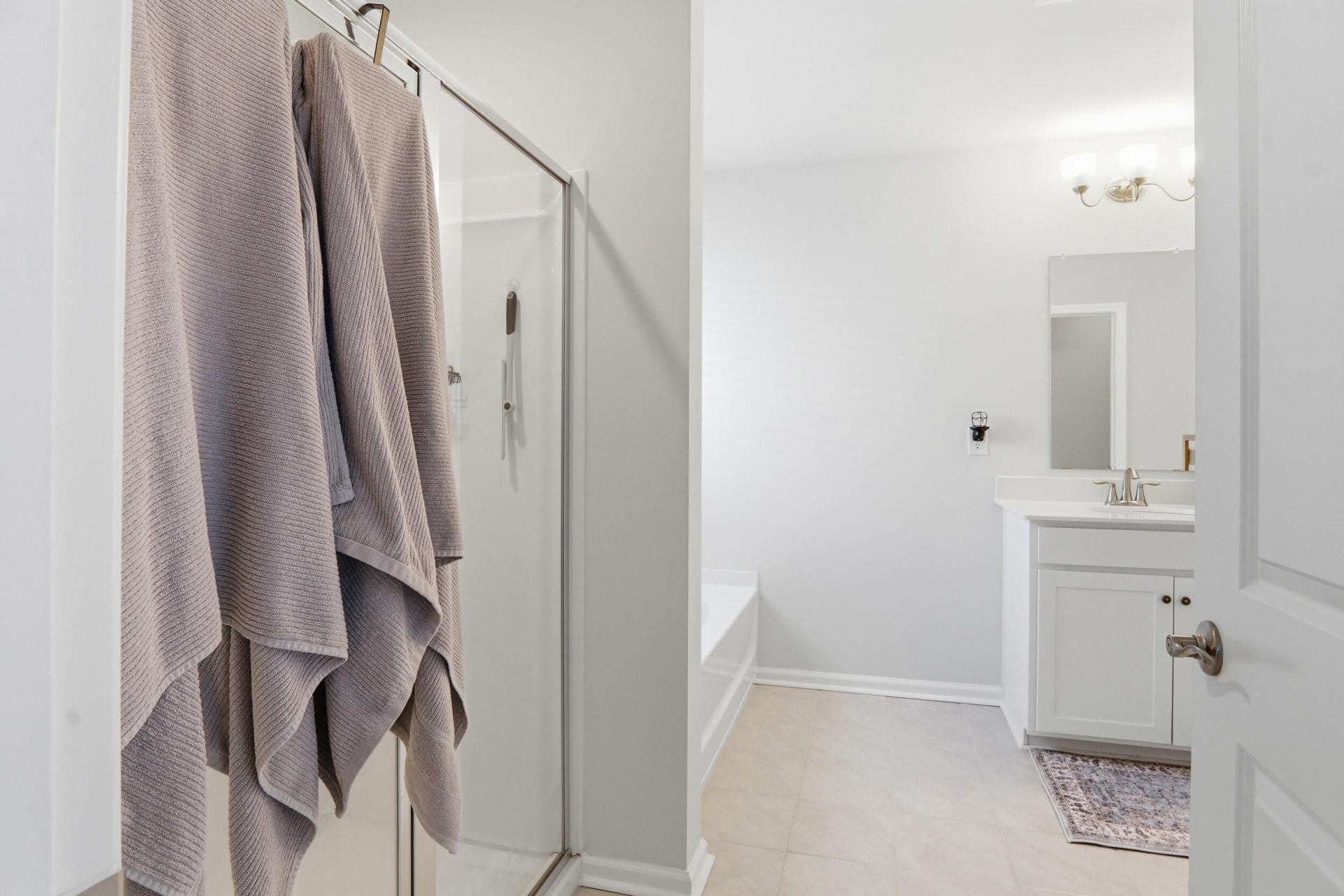 190 E Pinckney Street Photo 33