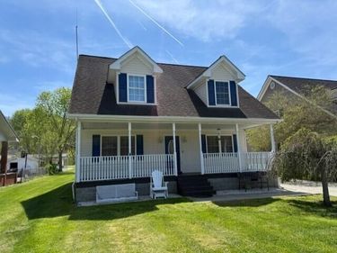 42 May Street, Auxier, KY 41602