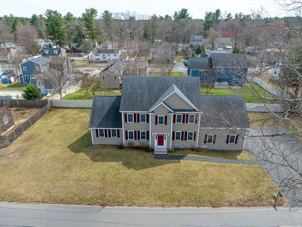 28 Woodlawn Ave, Billerica, MA 01821