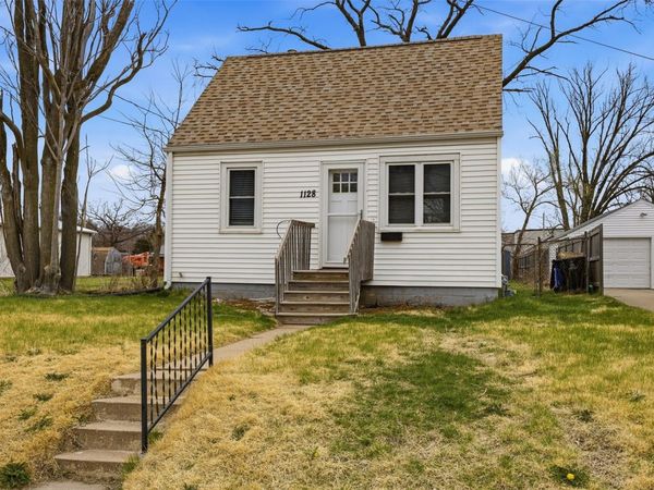 1128 I Avenue NE, Cedar Rapids, IA 52402
