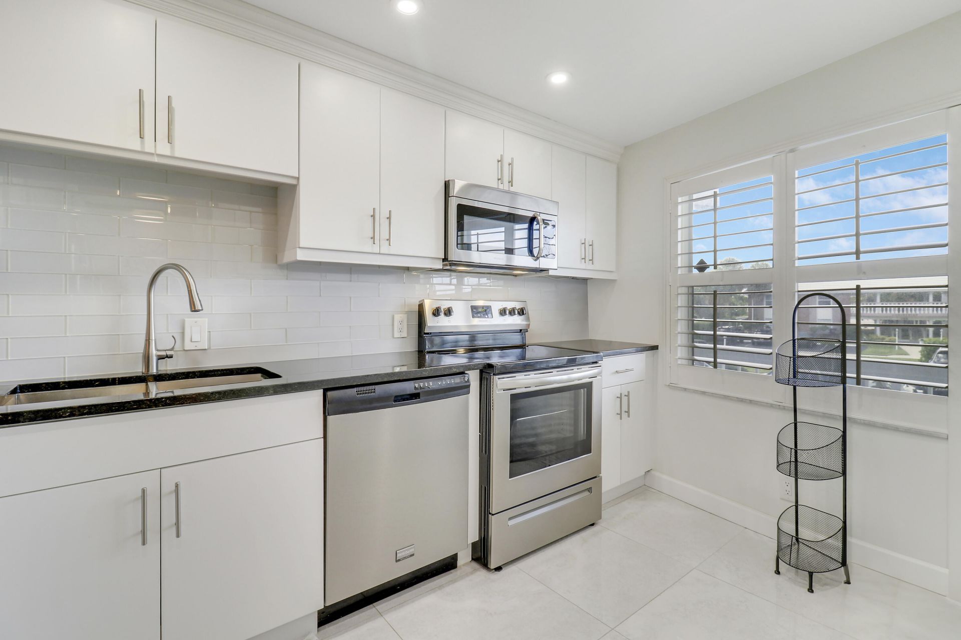 155 Yacht Club Drive, Unit 107, North Palm Beach, FL 33408 Photo