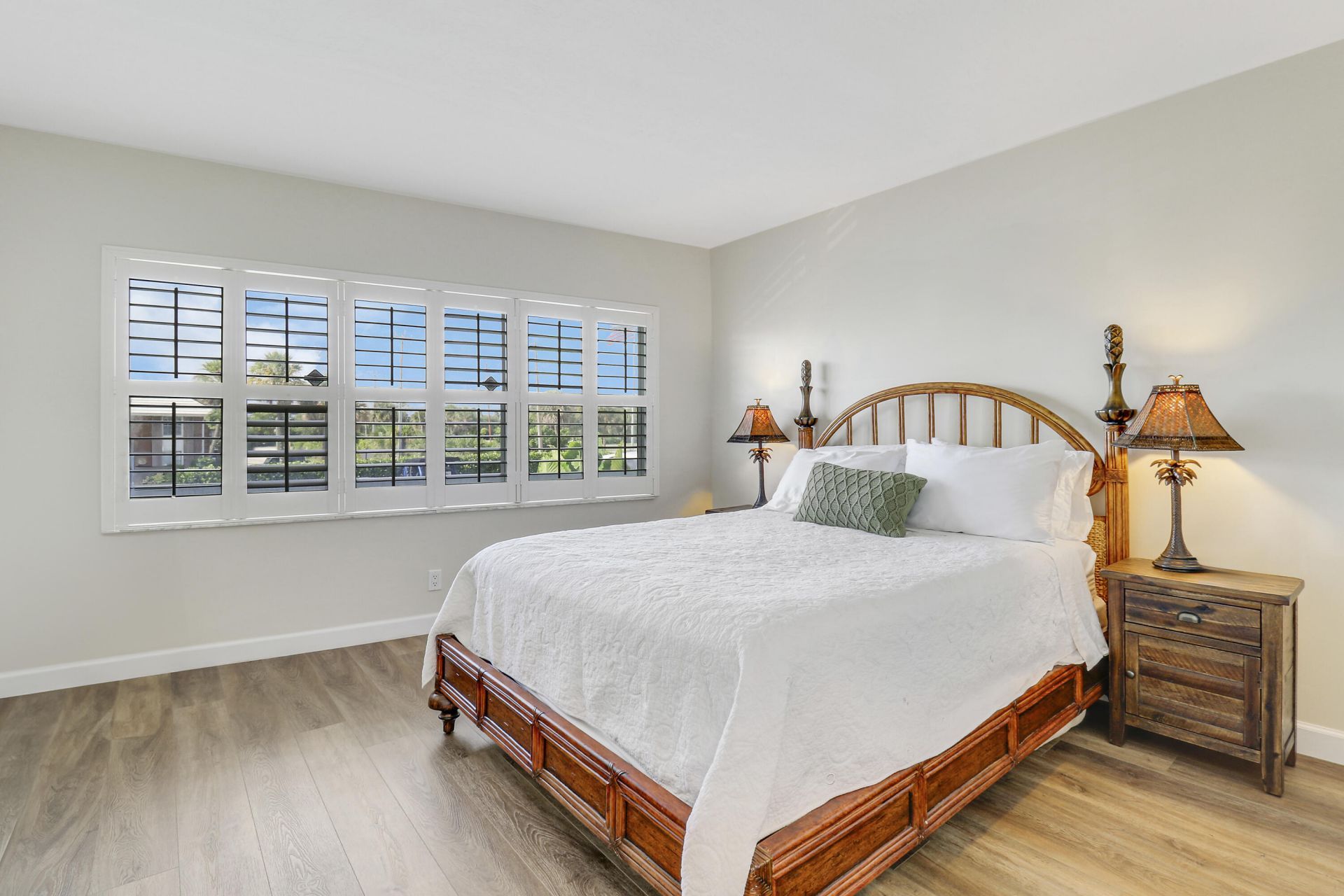 155 Yacht Club Drive, Unit 107, North Palm Beach, FL 33408 Photo